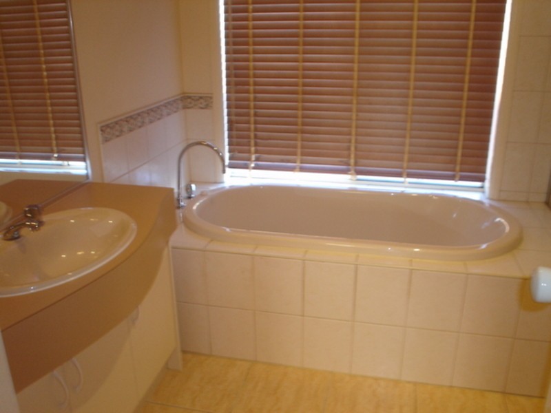 12 Goulburn Way, Taylors Lakes VIC 3038