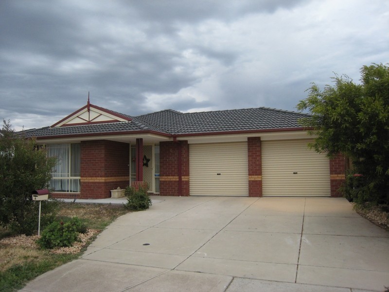 4 Champagne Way, Hillside VIC 3037