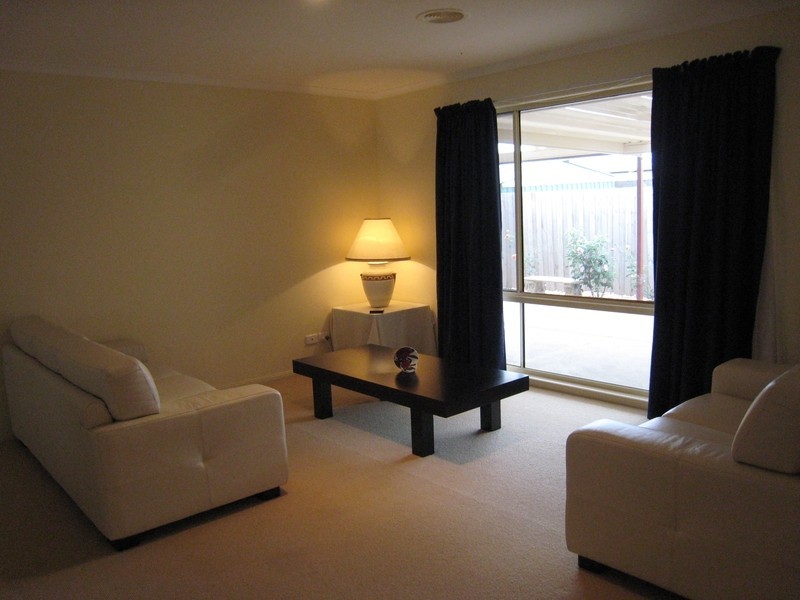 4 Champagne Way, Hillside VIC 3037