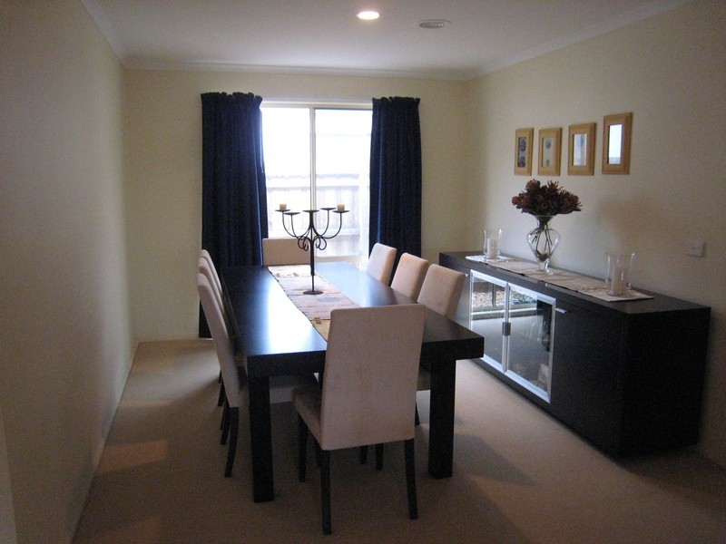 4 Champagne Way, Hillside VIC 3037