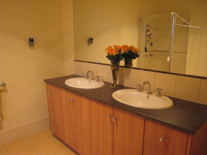 4 Champagne Way, Hillside VIC 3037