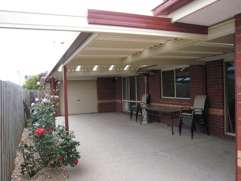 4 Champagne Way, Hillside VIC 3037