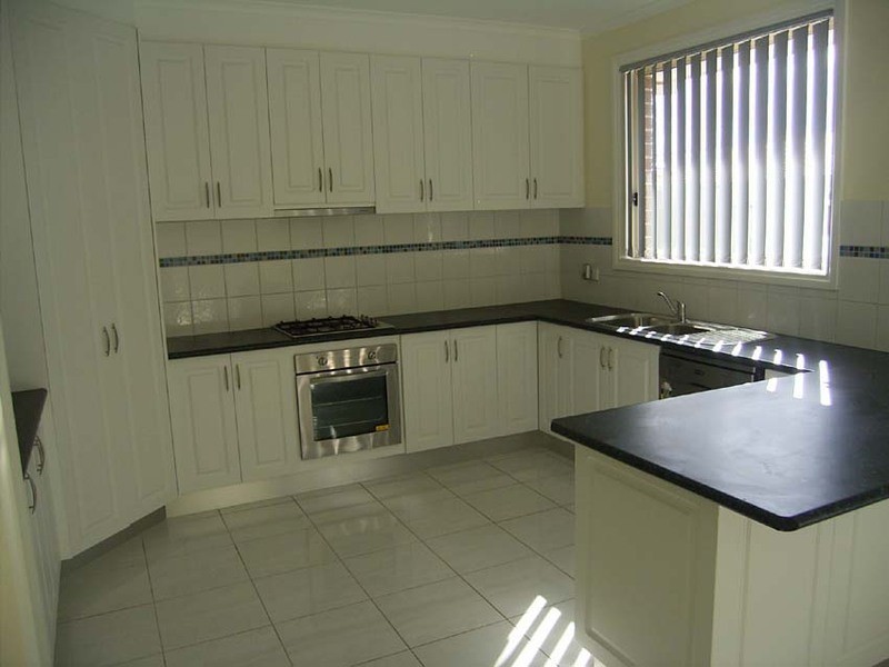 2/20 Westminster Avenue, Hillside VIC 3037