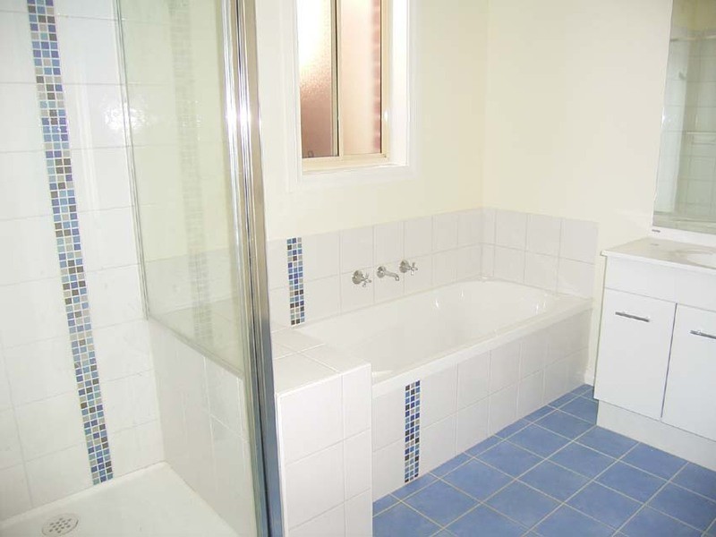 2/20 Westminster Avenue, Hillside VIC 3037