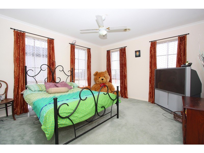 25 Cardinia Crescent, Taylors Hill VIC 3037