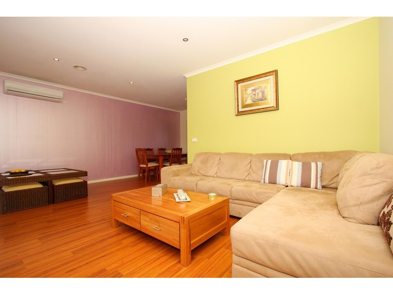 2/20 Cynthia Court, Hillside VIC 3037