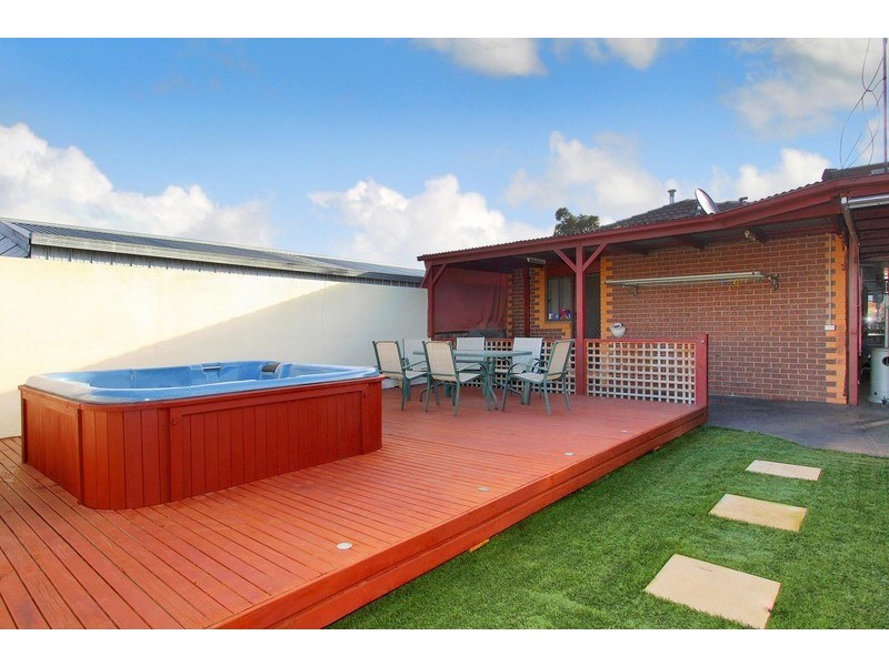 4 Wallace Street, Delahey VIC 3037