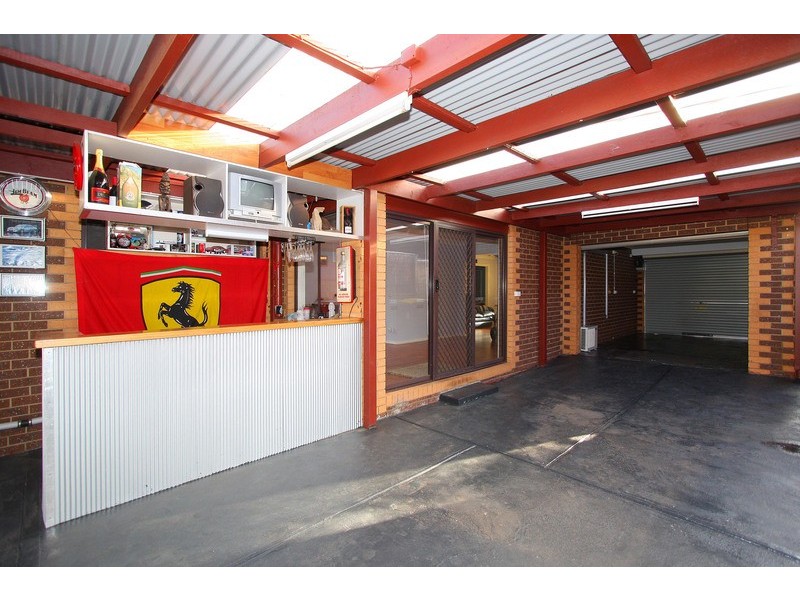 4 Wallace Street, Delahey VIC 3037