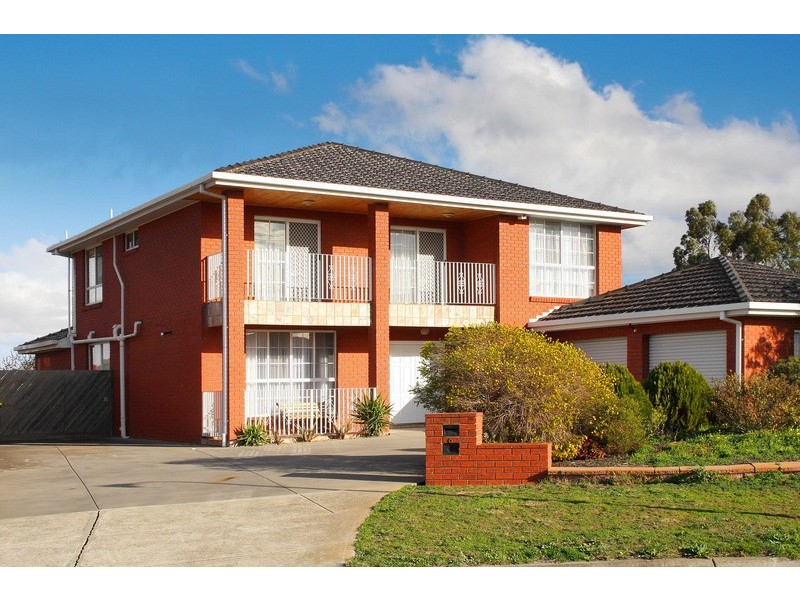 6 Friendship Court, Taylors Lakes VIC 3038