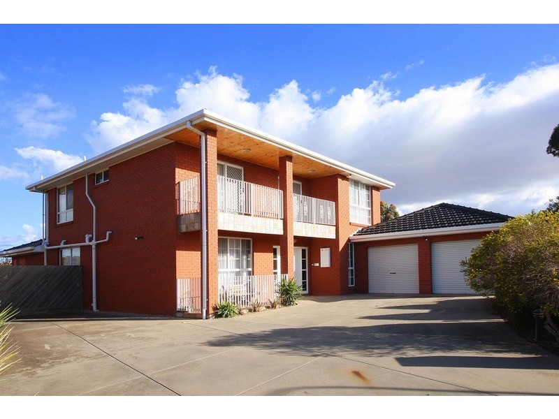 6 Friendship Court, Taylors Lakes VIC 3038