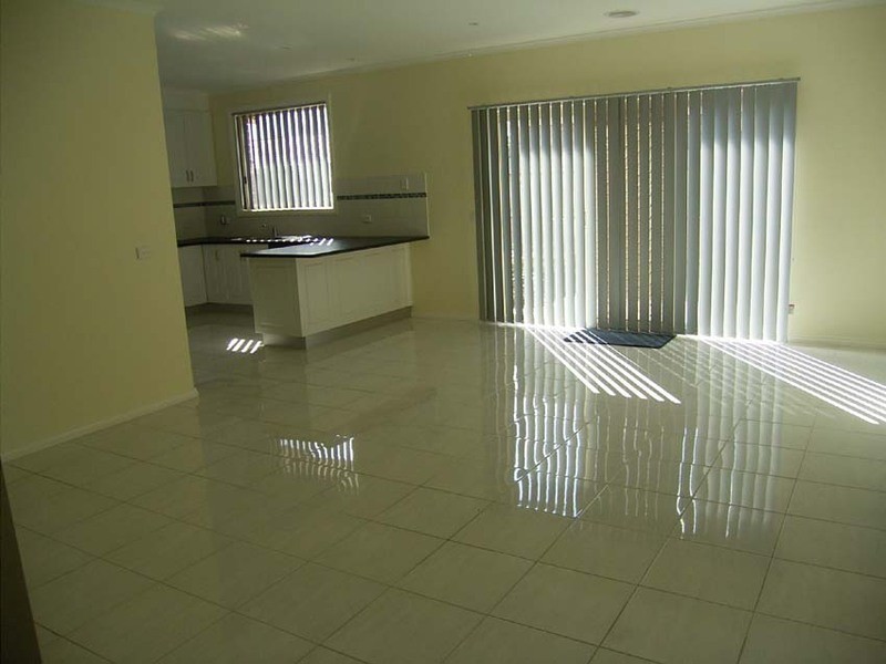 2/20 Westminster Avenue, Hillside VIC 3037