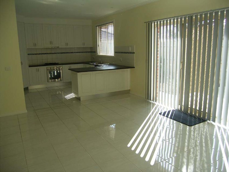 2/20 Westminster Avenue, Hillside VIC 3037