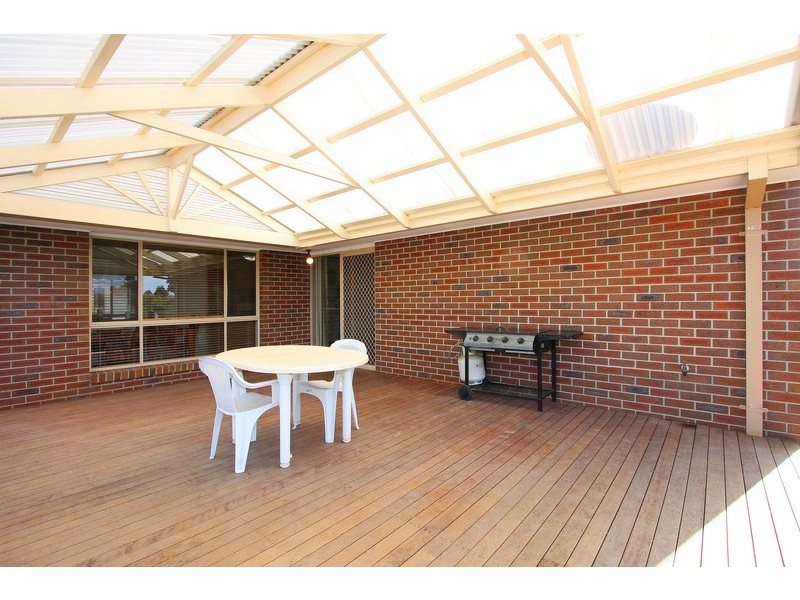 46 Kenswick Drive, Hillside VIC 3037