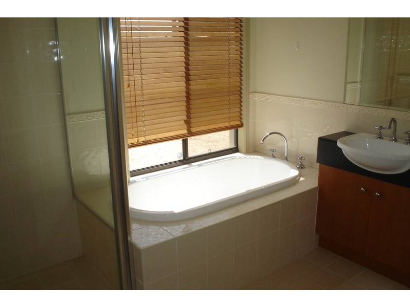15 Church Avenue, Taylors Hill VIC 3037