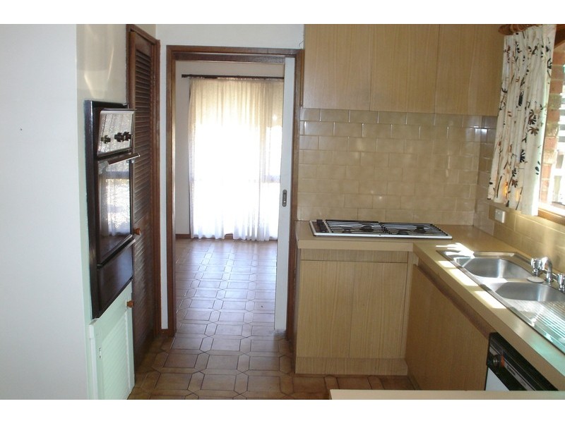 9 Rutherglen Way, Taylors Lakes VIC 3038