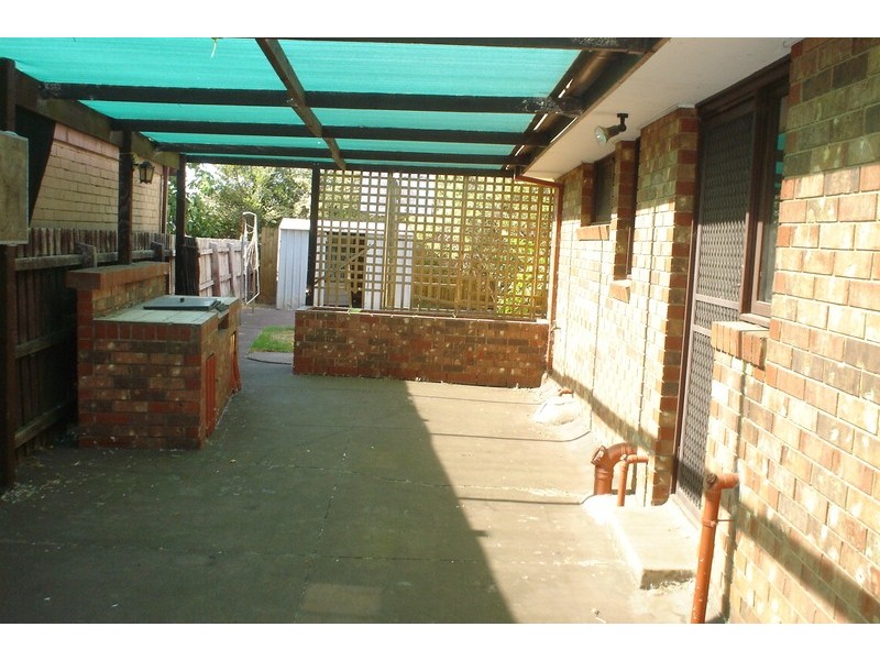 9 Rutherglen Way, Taylors Lakes VIC 3038