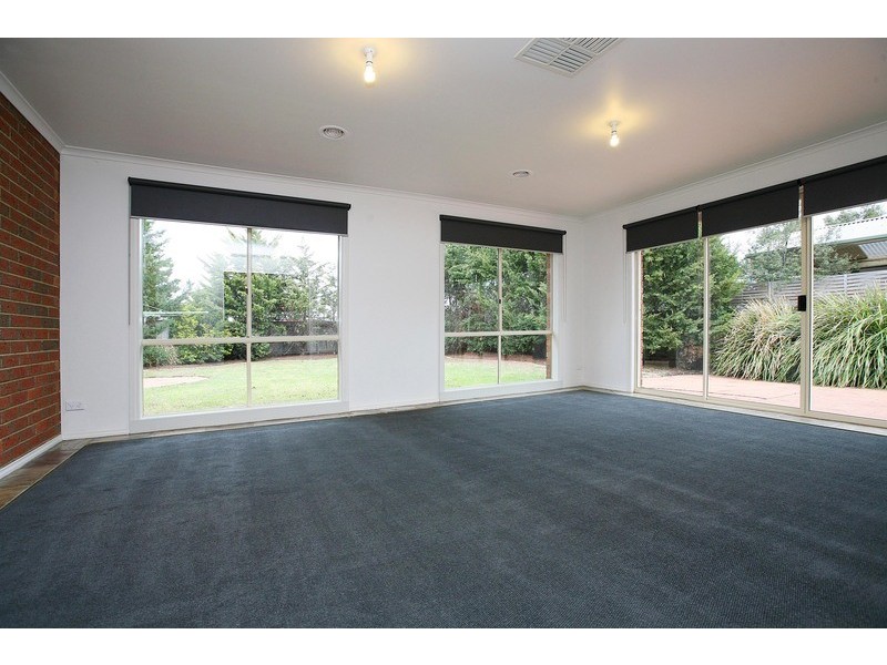 3 Brogil Walk, Sydenham VIC 3037