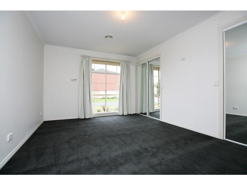 3 Brogil Walk, Sydenham VIC 3037