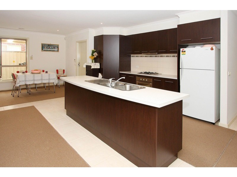 7 Buchan Court, Taylors Hill VIC 3037