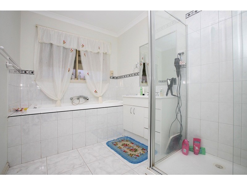 3 Jacaranda Drive, Taylors Hill VIC 3037