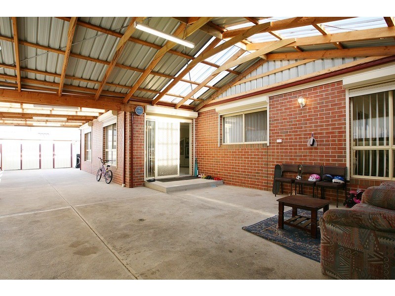 3 Jacaranda Drive, Taylors Hill VIC 3037