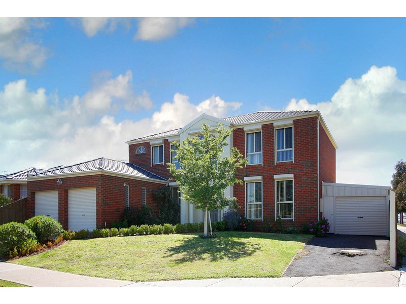 2 Flinders Street, Taylors Hill VIC 3037
