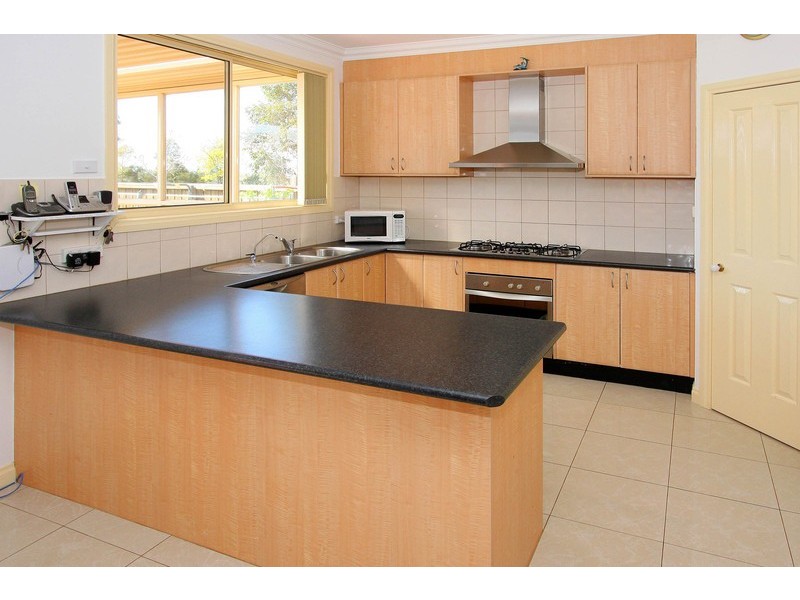 2 Flinders Street, Taylors Hill VIC 3037
