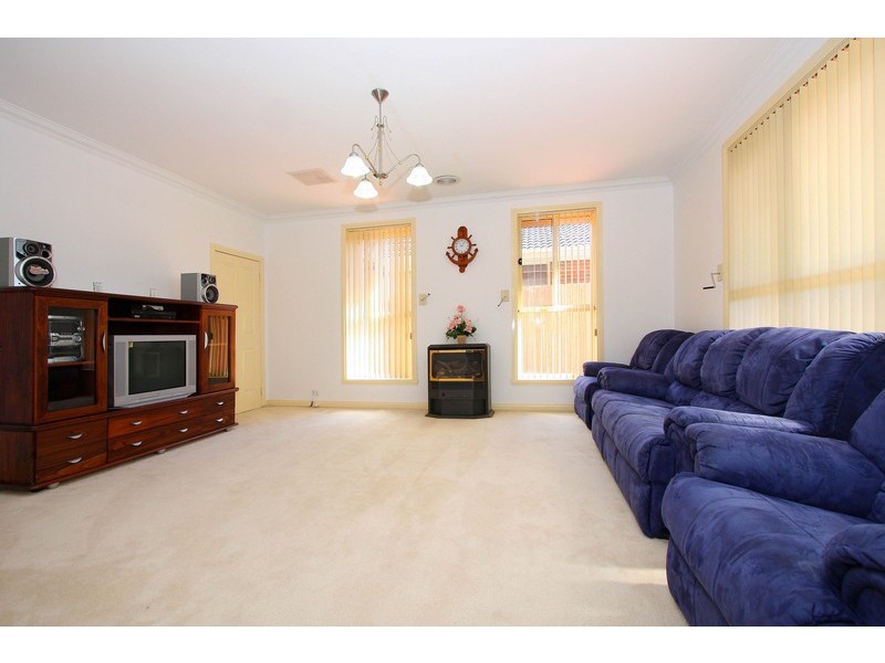 2 Flinders Street, Taylors Hill VIC 3037