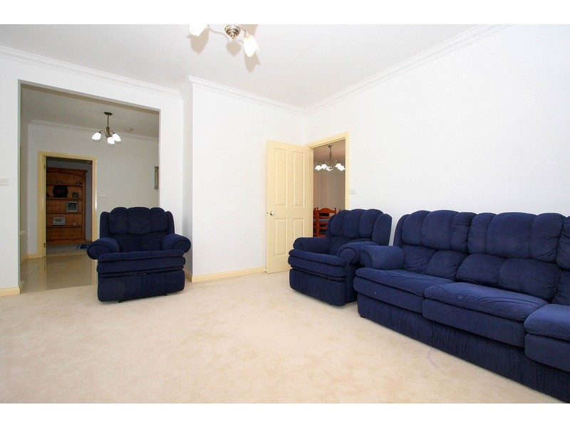 2 Flinders Street, Taylors Hill VIC 3037