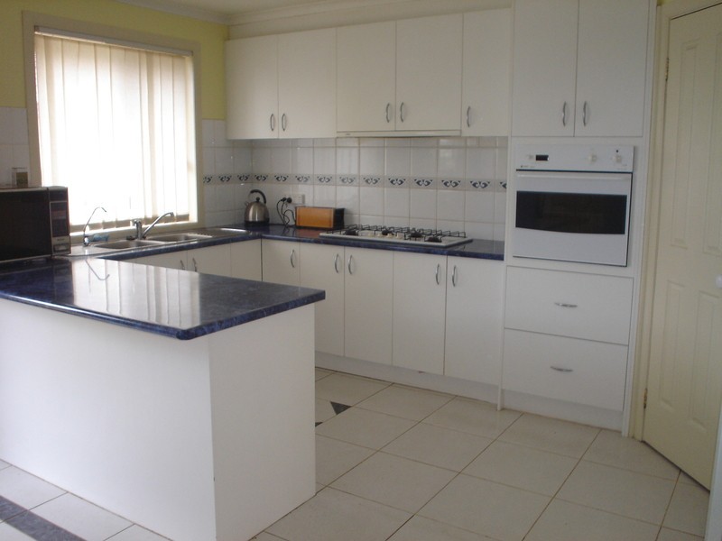 2 Erin Street, Sydenham VIC 3037