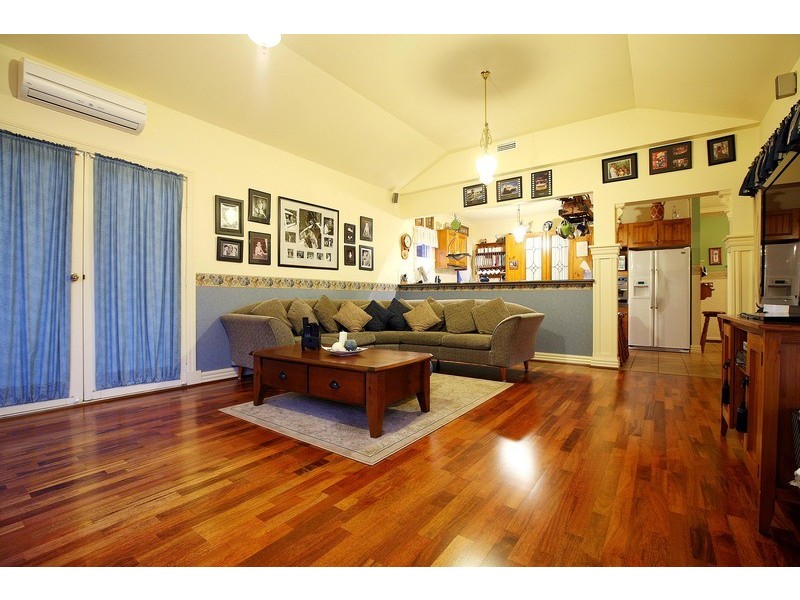 6 Remany Close, Hillside VIC 3037