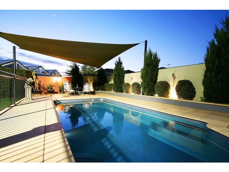 6 Remany Close, Hillside VIC 3037