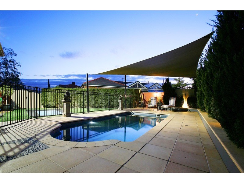 6 Remany Close, Hillside VIC 3037