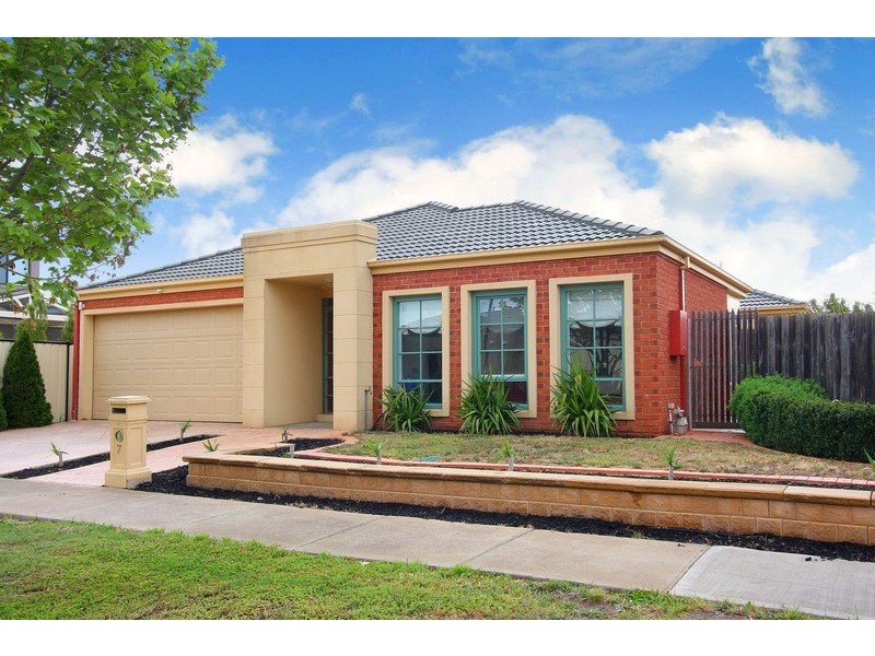 7 Rowlandson Place, Taylors Lakes VIC 3038