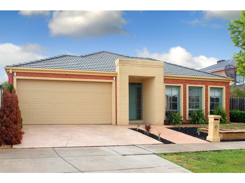 7 Rowlandson Place, Taylors Lakes VIC 3038