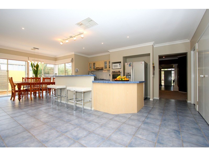 7 Rowlandson Place, Taylors Lakes VIC 3038