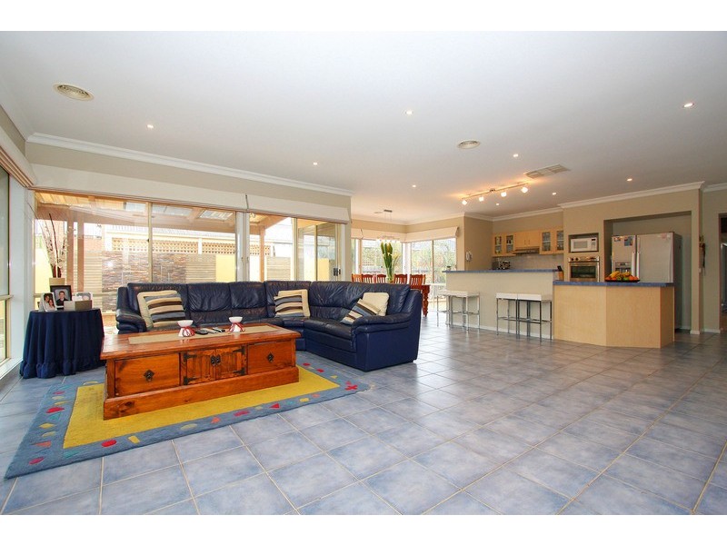 7 Rowlandson Place, Taylors Lakes VIC 3038