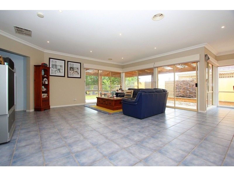 7 Rowlandson Place, Taylors Lakes VIC 3038