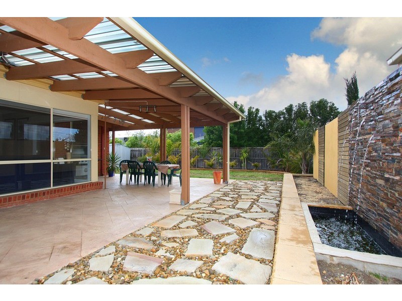 7 Rowlandson Place, Taylors Lakes VIC 3038