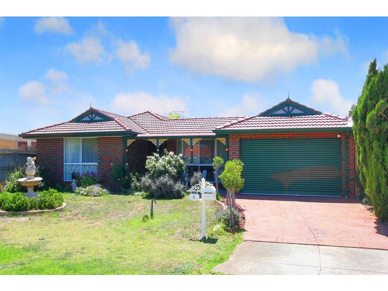 4 Landau Court, Taylors Lakes VIC 3038