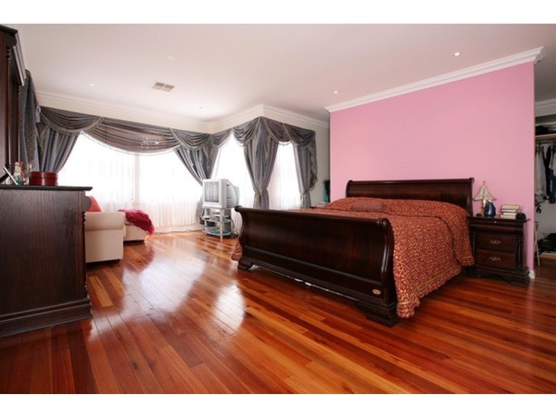 14 Lancelot Court, Hillside VIC 3037