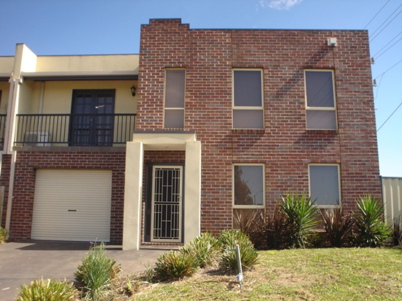 7 Medeo Court, Sydenham VIC 3037