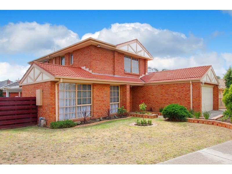 126 Chichester Drive, Taylors Lakes VIC 3038