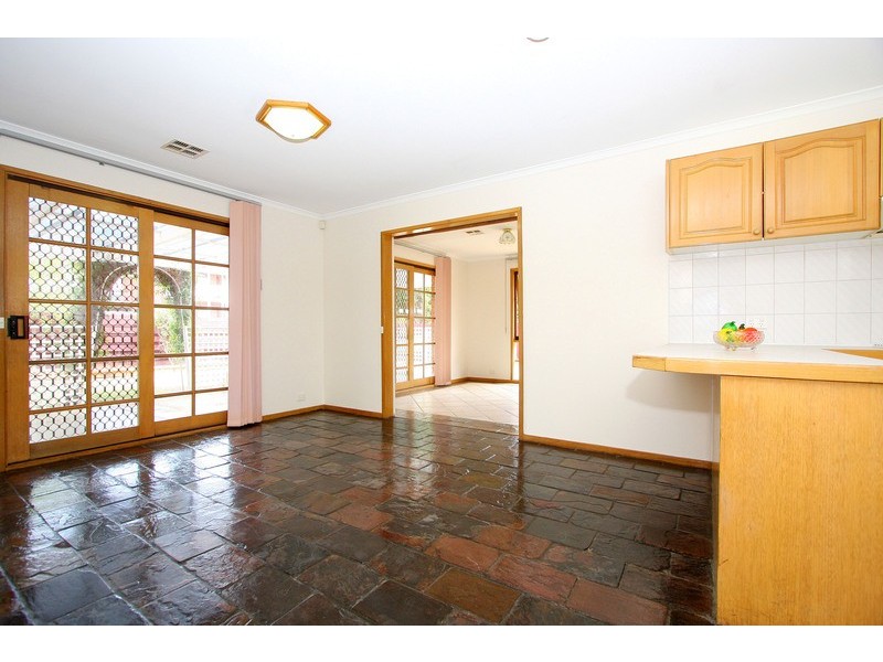 126 Chichester Drive, Taylors Lakes VIC 3038