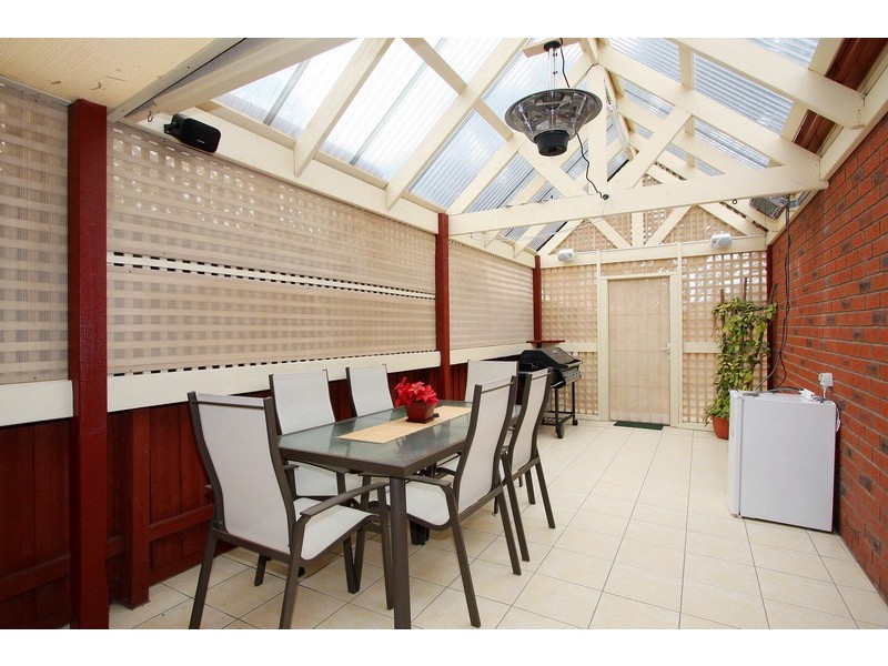 2/15 Hallmark Place, Keilor Downs VIC 3038