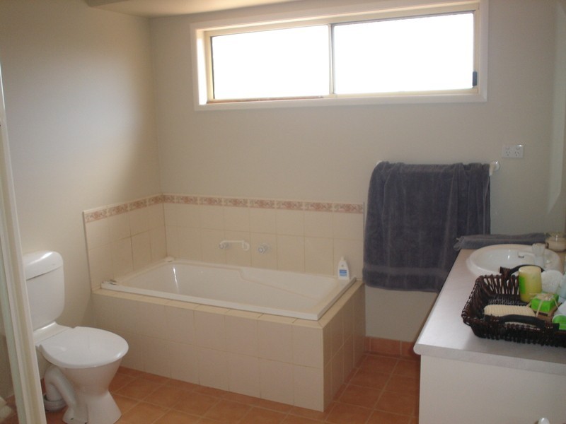 13 Berthon Crescent, Hillside VIC 3037