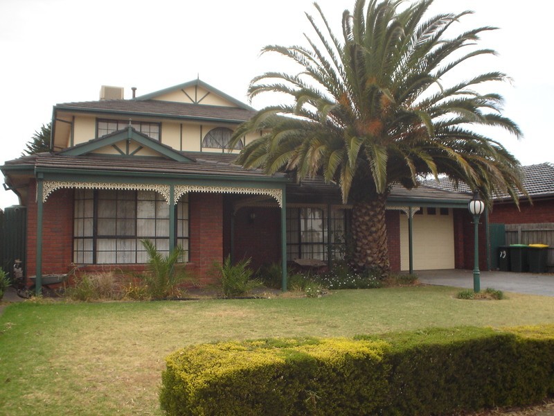 79 Chichester Drive, Taylors Lakes VIC 3038