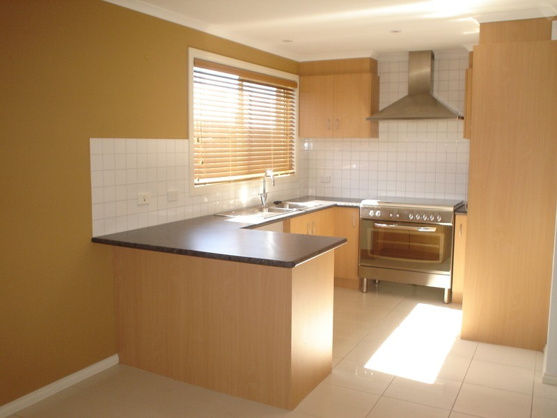 7 Medeo Court, Sydenham VIC 3037