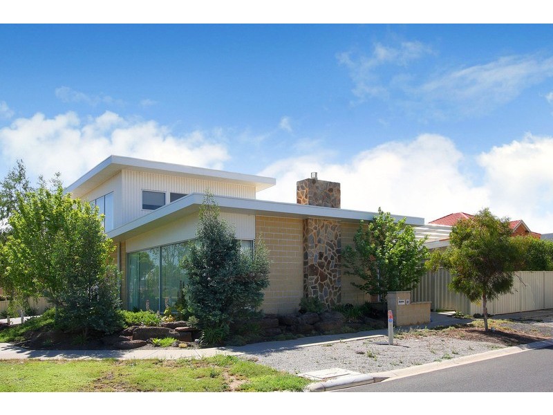 1 Evergreen Court, Taylors Hill VIC 3037
