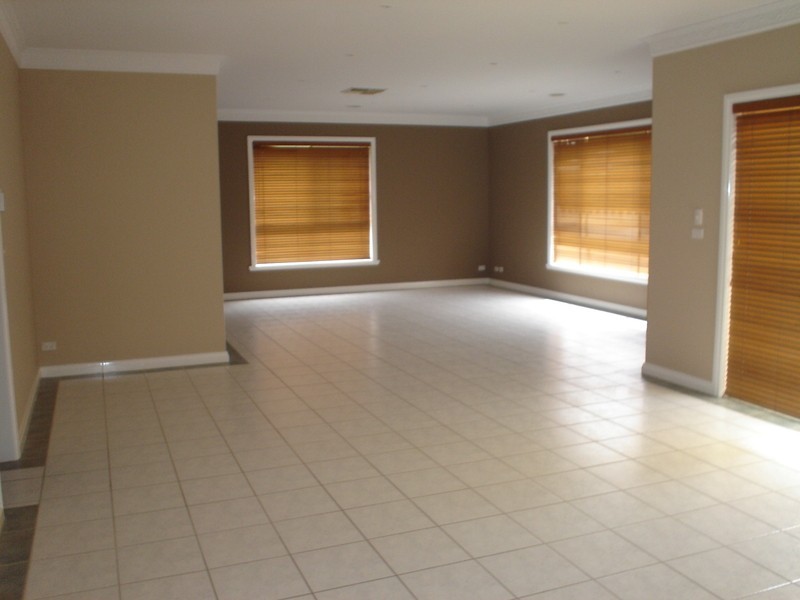 10 Stedman Court, Taylors Lakes VIC 3038